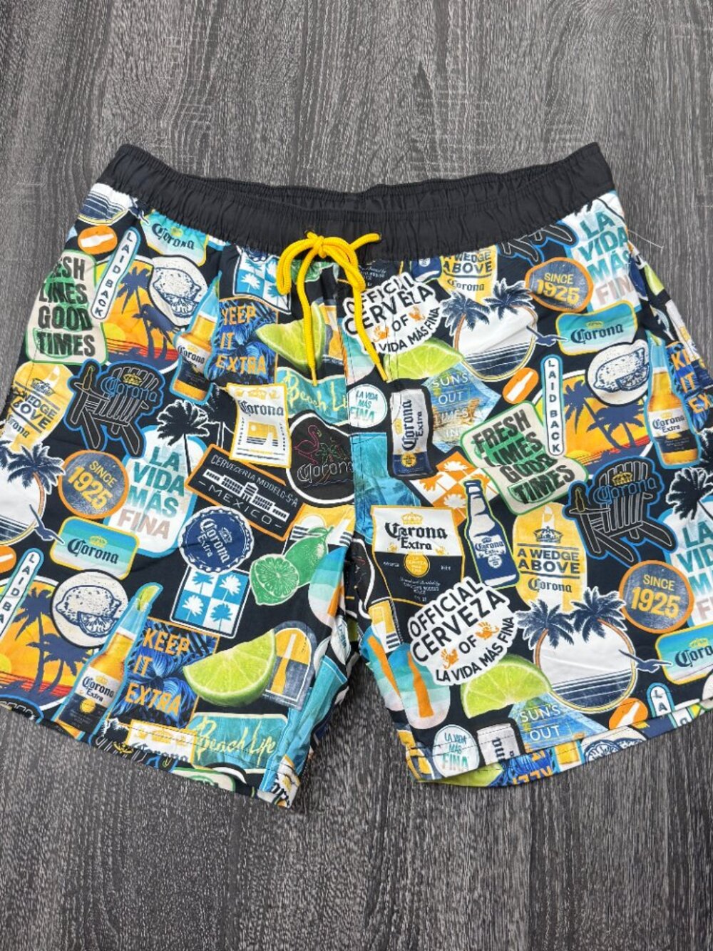Corona Extra Lined Swim Trunks/Boardshorts Men's Size L NWOT